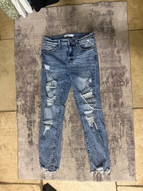 Women's Ripped Skinny Jeans in Medium Blue